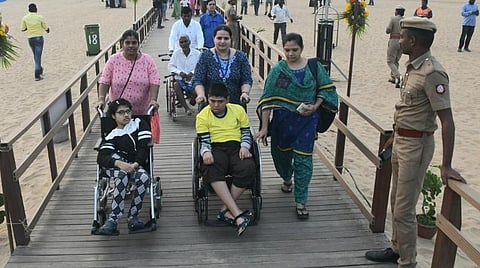 மாற்றுத் திறனாளிகளின் துணிச்சல், திறன் அனைவருக்கும் ஊக்கமளிக்கும்: ஆளுநர், முதல்வர், கட்சித் தலைவர்கள் வாழ்த்து