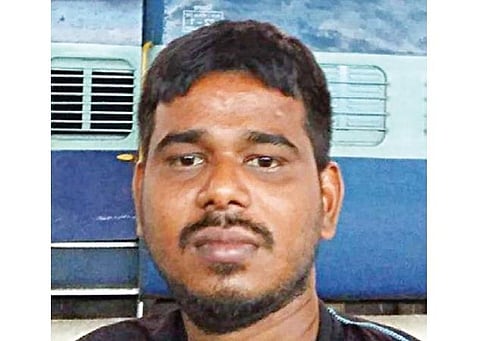 முனுசாமி.