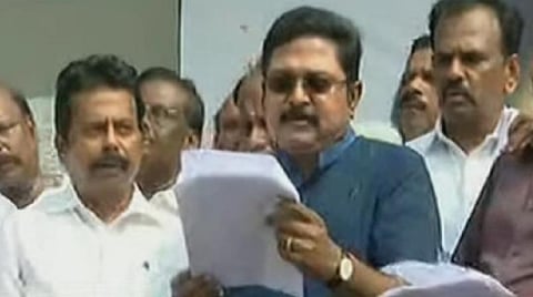 உறுதிமொழி எடுத்துக்கொண்ட டிடிவி தினகரன்