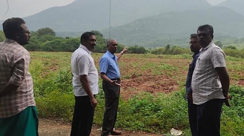 கூடலூர் அருகே பளியங்குடி மலையடிவாரத்தில் ஆய்வு நடத்திய அறநிலையத்துறை அதிகாரிகள்.