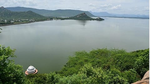 முழு கொள்ளளவான 120 அடியை எட்டும் நிலையில் மேட்டூர் அணை: விவசாயிகள் மகிழ்ச்சி