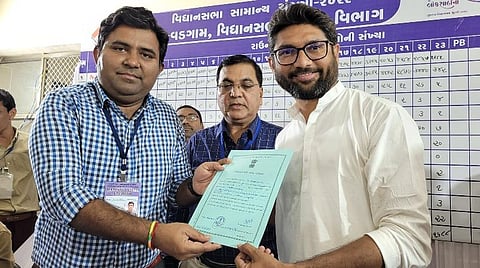 குஜராத் தேர்தல் | நெருக்கடிகளுக்கு மத்தியில் ஜிக்னேஷ் மேவானி வெற்றி