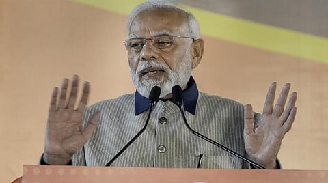 மக்களின் முன்பாக தலைவணங்குகிறேன் - குஜராத் தேர்தல் வெற்றி குறித்து பிரதமர் மோடி உருக்கம்
