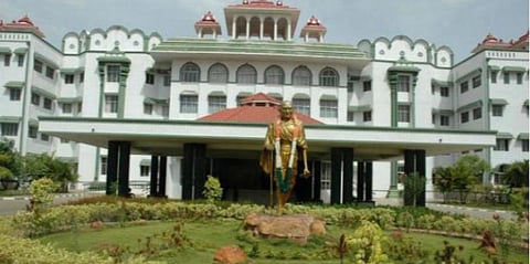 ‘கல்வி உரிமை சிறை கைதிகளுக்கும் உண்டு’ - நூலக வசதியை மேம்படுத்த உயர் நீதிமன்றம் உத்தரவு