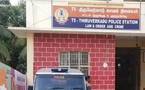 மத்திய அரசு அதிகாரி எனக்கூறி 13 பசு கன்றுகளை கடத்திய இளம்பெண்: பத்திரமாக மீட்டு ஒப்படைக்க போலீஸுக்கு நீதிமன்றம் உத்தரவு