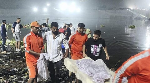 மோர்பி பால விபத்தில் உயிரிழந்தோரின் குடும்பத்தினருக்கு இழப்பீடு ரூ.10 லட்சமாக உயர்வு