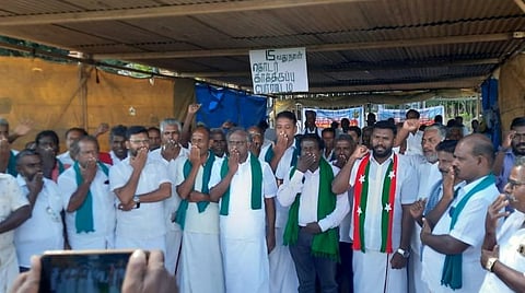 போராட்டத்தில் விவசாயிகள்