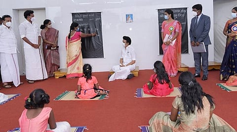இல்லம் தேடி கல்வி, எண்ணும் எழுத்தும் திட்டங்களால் பயன் இல்லை என குற்றச்சாட்டு: அரசுப் பள்ளிகளில் அடிப்படை கல்வி வலுப்படுத்தப்படுமா?