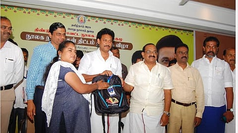 தமிழகத்திலேயே முதன்முறையாக திண்டுக்கல்லில் நூலக நண்பர்கள் திட்டம் தொடக்கம்