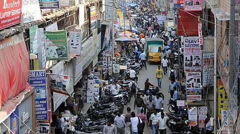 தொழில் உரிமம் பெறாமல் ரிச்சி தெருவில் இயங்கும் 4,000 கடைகள்: சீல் வைக்க மாநகராட்சி நடவடிக்கை
