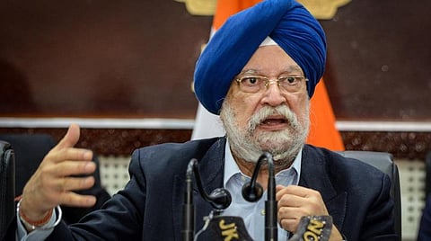 தமிழகம் உள்ளிட்ட 6 மாநிலங்களில் பெட்ரோல் மீதான வாட் வரி குறைக்கப்படவில்லை - மக்களவையில் மத்திய அமைச்சர் குற்றச்சாட்டு