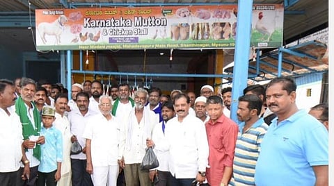 கர்நாடக முதல்வர் பசவராஜ் பொம்மை ஆலோசனையில் ஹலால் இறைச்சிக்கு தடை விதிக்க முடிவு: காங்கிரஸ் தலைவர்கள் கடும் எதிர்ப்பு