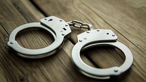 300 ஆண்டு பழமையான ஆஞ்சநேயர் சிலை மீட்பு: சோழர்கால கோயிலில் திருடியதாக 2 பேர் கைது