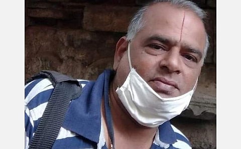 தி இந்து ஆங்கில நாளிதழில் மூத்த புகைப்படக் கலைஞர் கே.வி.சீனிவாசன்
