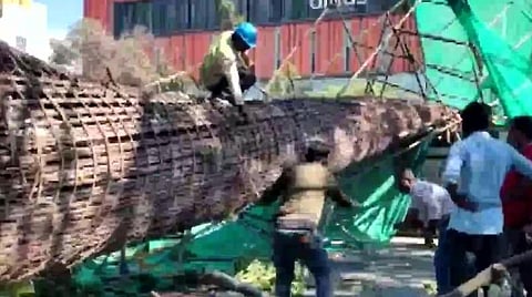 சரிந்து விழுந்த மெட்ரோ ரயில் பில்லர்