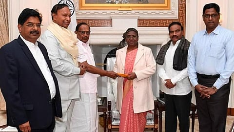 அவை மரபை ஆளுநர் மீறியதை குடியரசுத் தலைவரிடம் எடுத்துரைத்தோம்: டெல்லியில் டி.ஆர்.பாலு பேட்டி