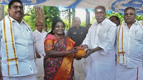 உறியடி முதல் காத்திருப்பு வரை: புதுச்சேரி ஆளுநர் மாளிகை பொங்கல் கொண்டாட்ட துளிகள்