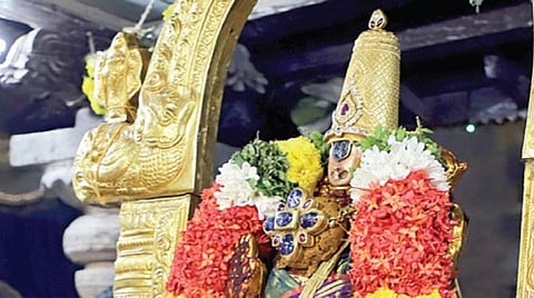 ரங்கம் கோயிலில் நேற்று நடந்த நம்மாழ்வார் மோட்சம்.படம்: ஜி.ஞானவேல் முருகன்﻿﻿