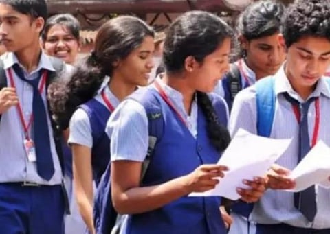 கேரள பள்ளிகளில் இனி ‘சார்’, ‘மேடம்’ என அழைக்கத் தேவையில்லை... எல்லோரும் ‘டீச்சர்’ தான்!