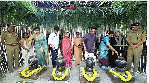 சென்னை கொண்டித்தோப்பில் காவலர் குடியிருப்பில் நடந்த பொங்கல் விழாவில் பங்கேற்ற முதல்வர் ஸ்டாலின்