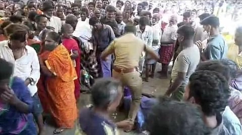 சென்னை கொத்தவால்சாவடியில் முதியவரை எட்டி உதைத்த விவகாரம்: காவல் உதவி ஆய்வாளர் பணியிட மாற்றம்