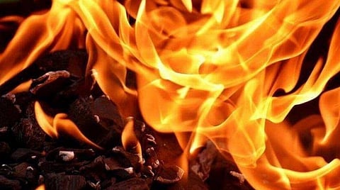 சென்னை அடையாறில் தீ விபத்து ஏற்பட்ட வீட்டில் 147 பவுன் நகைகள் கொள்ளை: கொள்ளையர் கைவரிசையா என விசாரணை
