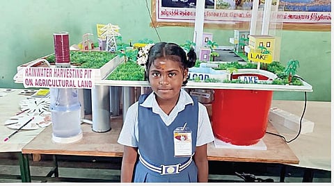 பூமிக்கடியில் மழைநீரை சேமிக்க புதிய அமைப்பு: கிருமாம்பாக்கம் அரசு பள்ளி மாணவி அசத்தல்