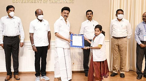 சித்தா, ஆயுர்வேதம், ஓமியோபதி துறையில் 130 மருத்துவர்களுக்கு பணி நியமன ஆணை - முதல்வர் ஸ்டாலின் வழங்கினார்