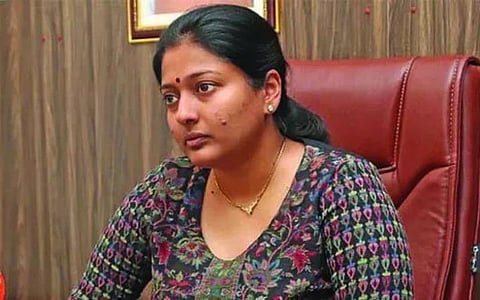 பாஜக நிர்வாகி மீது காவல் ஆணையரிடம் நடிகை காயத்ரி ரகுராம் புகார்