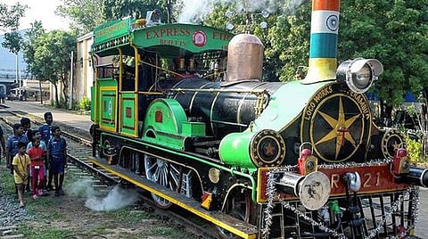 மின்சார வசதியுடன் பாரம்பரிய நீராவி இன்ஜின் ரயில்: ஐசிஎஃப்-ல் தயாரிக்க ரயில்வே திட்டம்