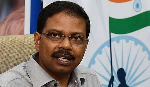 புதிதாக விண்ணப்பிப்போருக்கு பாதுகாப்பு அம்சங்களுடன் புதிய வாக்காளர் அட்டை: தலைமை தேர்தல் அதிகாரி தகவல்