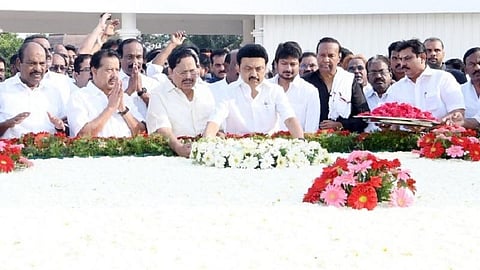 அண்ணா நினைவிடத்தில் முதல்வர் ஸ்டாலின்.