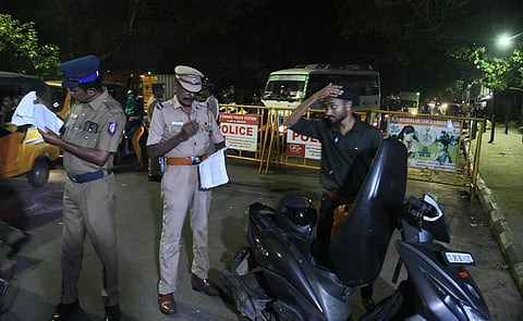 போக்குவரத்து விதிமீறல்: நிலுவை வழக்குகளில் 2 நாட்களில் சென்னையில் ரூ.61 லட்சம் அபராதம் வசூல்