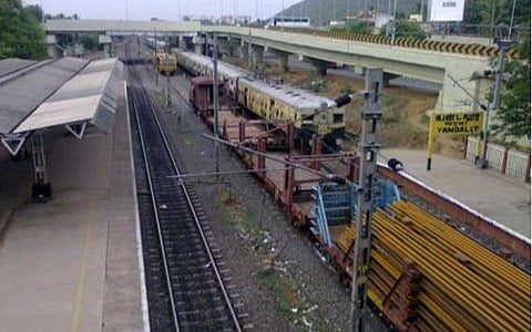 வண்டலூர் உயிரியல் பூங்கா - கிளாம்பாக்கம் பேருந்து நிலையம் இடையே புதிய ரயில் நிலையம் அமைக்க வேண்டும்: மக்கள் கோரிக்கை