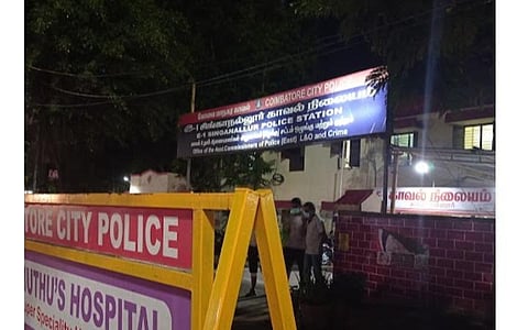 கோவையில் பேருந்தில் இருந்து குதித்து கைதி தப்பி ஓட்டம்: போலீஸார் தேடுதல் வேட்டை