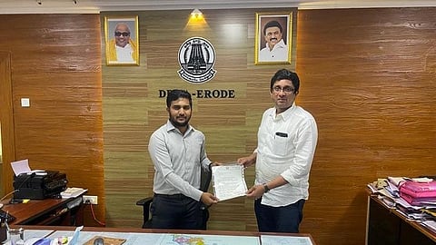 தமிழக முதல்வர் மு.க.ஸ்டாலின் கேட்டுக்கொண்டபடி, ஈரோடு கிழக்கு தொகுதியின் 10 முக்கிய பிரச்சினைகள் குறித்த மனுவை, கூடுதல் ஆட்சியர் மதுபாலனிடம் கடந்த அக்டோபர் மாதம் வழங்கினார் (கோப்புப் படம்)