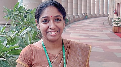 நீங்களும் யூபிஎஸ்சி வெல்லலாம் - 28: சரியான படிப்பினால் முதல் முயற்சியில் ஐஎஸ்எஸ் அதிகாரி ஆனவர்