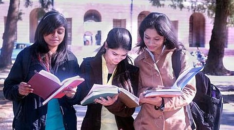 அறிவியல் படிப்புகளுக்கு நீட்டிக்கப்பட்ட பெண்களுக்கான ஆய்வு உதவித்தொகை