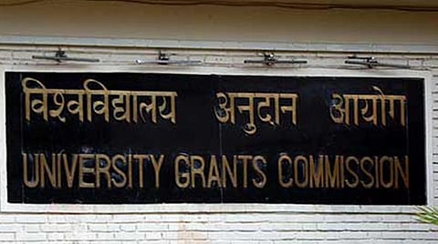 அசல் சான்றிதழை தராமல் இழுத்தடிக்கும் கல்லூரி நிர்வாகம் மீது அரசு நடவடிக்கை: கவுரவ விரிவுரையாளர்கள் வலியுறுத்தல்