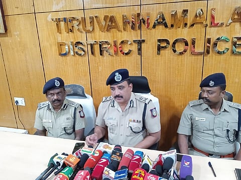 திருவண்ணாமலை மாவட்ட காவல் அலுவலகத்தில் செய்தியாளர்களை சந்தித்த வடக்கு மண்டல ஐஜி கண்ணன்