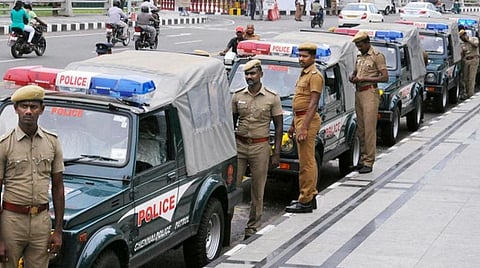 ஒதுக்கப்பட்ட இடங்களுக்கு செல்லாமல் இனி தப்ப முடியாது: ரோந்து போலீஸாரை கண்காணிக்க செல்போன் செயலி