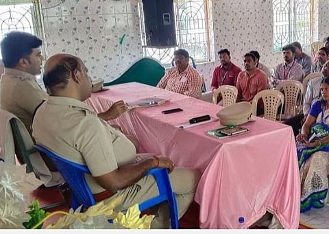 செங்கல்பட்டு | தி.மலை ஏடிஎம் கொள்ளை சம்பவம் எதிரொலி: செங்கை வங்கி அதிகாரிகளுடன் மாவட்ட எஸ்.பி. ஆலோசனை