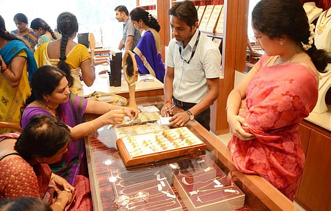பிப்.17, 2023 | தொடர்ந்து 5வது நாளாக குறைந்த தங்கம் விலை: சவரனுக்கு ரூ.240 குறைவு
