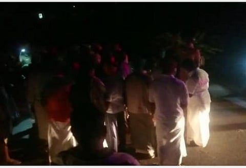 விவசாயிகளை மறித்த போலீஸார்