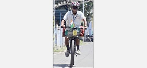 திருநெல்வேலியில் சைக்கிள்  பயணம் மேற்கொண்ட கிரண் சேத். படம்: மு. லெட்சுமி அருண்﻿﻿