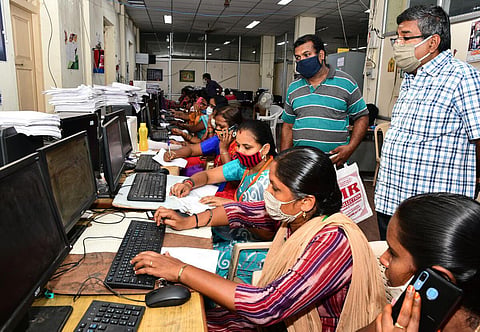 அரசு ஊழியர்களின் கரோனா கால விடுமுறை சிறப்பு விடுப்பாக கருதப்படும் - அரசாணை வெளியீடு