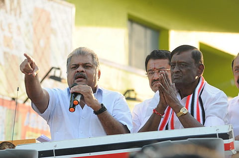 தர்மம் வெற்றிபெற அதிமுகவை ஆதரிக்க வேண்டும்: ஈரோட்டில் ஜி.கே.வாசன் பிரச்சாரம்