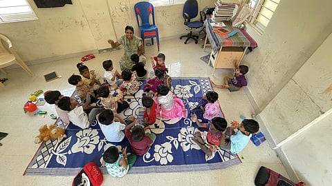 பள்ளியில் முதல் வகுப்பில் குழந்தையை சேர்ப்பதற்கு 6 வயது இருக்க வேண்டும் - மாநிலங்களுக்கு மத்திய அரசு உத்தரவு