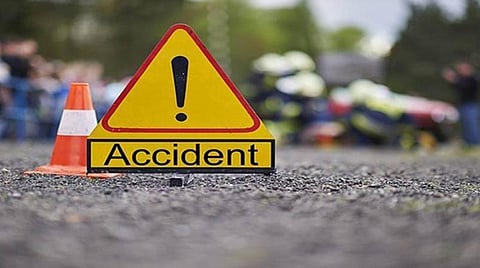 கரூர் | அரவக்குறிச்சி அருகே கார் மோதி இருசக்கர வாகனத்தில் சென்ற தம்பதி உயிரிழப்பு கார் மோதி