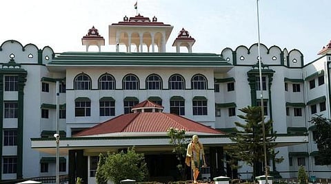 நீதிமன்ற அவமதிப்பு வழக்கு; முதல்வரின் முதன்மை செயலருக்கு எதிராக பிடிவாரன்ட்: வழக்கறிஞர் உறுதிமொழியால் உத்தரவு வாபஸ்